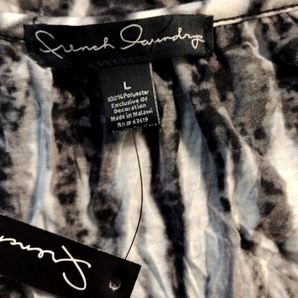 ❤️6 items for $25 sale!!❤️ French Laundry Coldshoulder Tie Dye Top - Picture 4 of 4